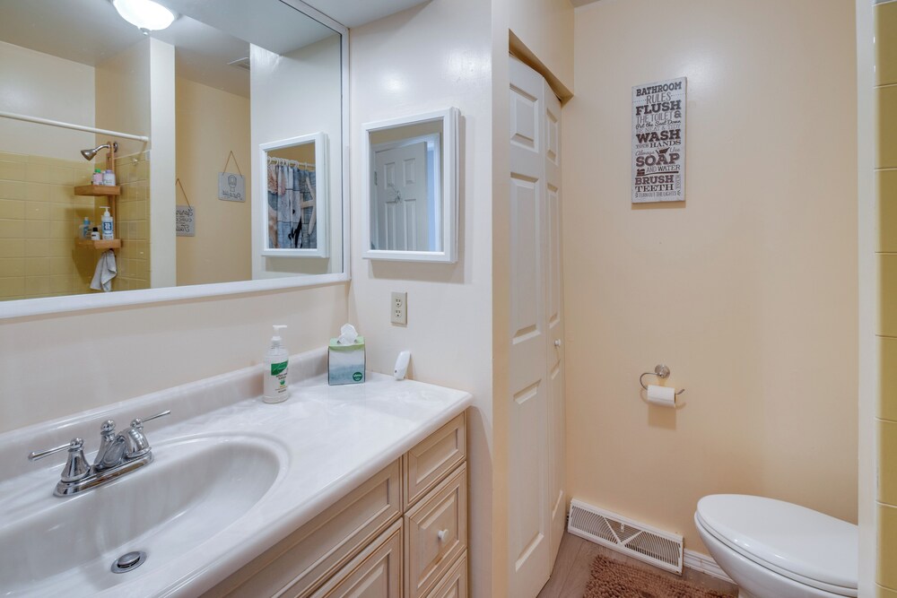 Walk to Brigantine Beach: Condo w/ Furnished Patio