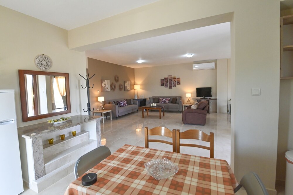 Villa George by Rentalspro