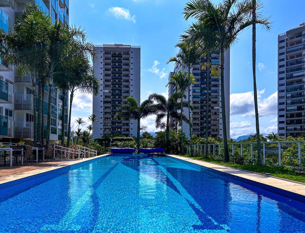 Apto c Vista p o mar e Lagoa na Barra da Tijuca RJ