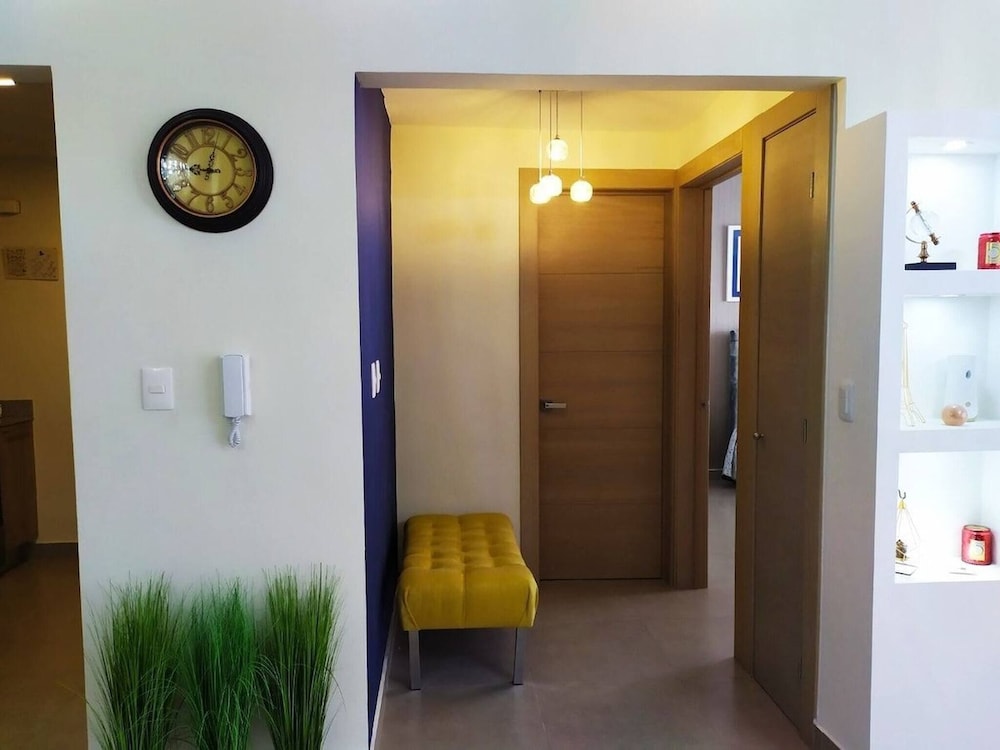 Luxury Condo 1 Br Pool Excellent Location