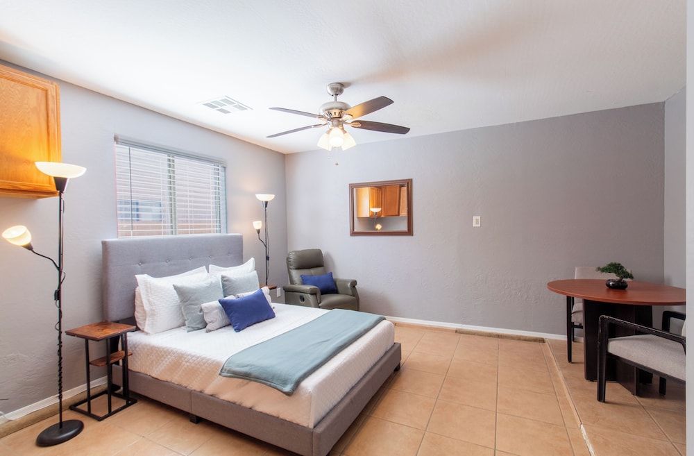 Casa Desert Willow 5BR Home & Pool