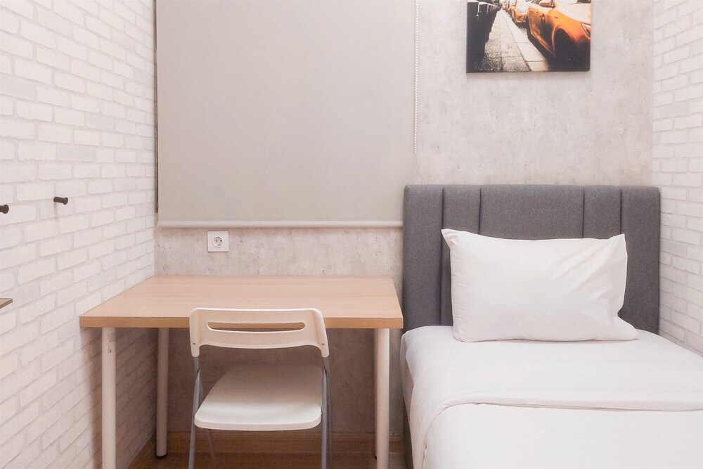 Comfort And Serene 2Br At Sky House Bsd Apartment