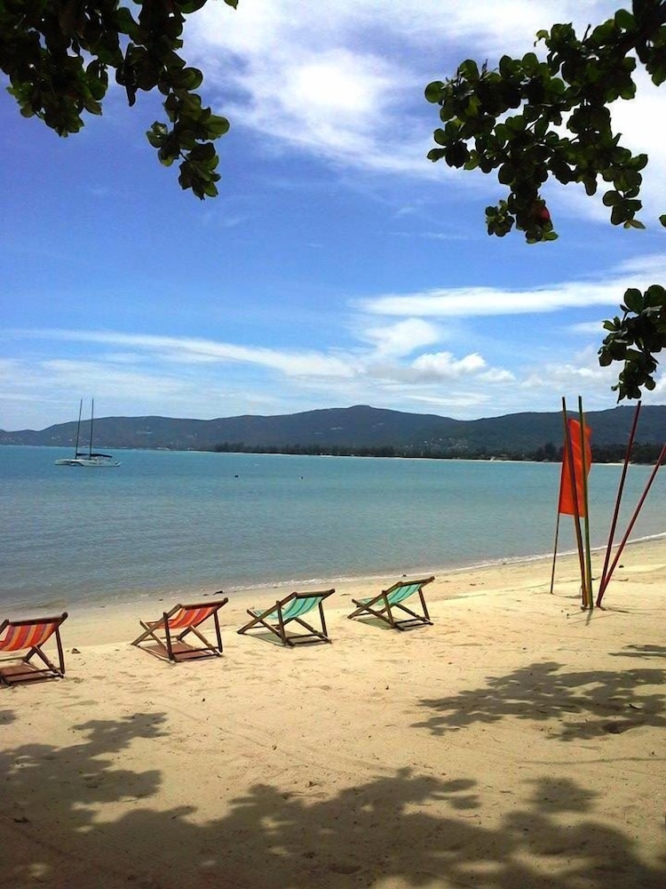 Think & Retro Cafe Lipa Noi Samui