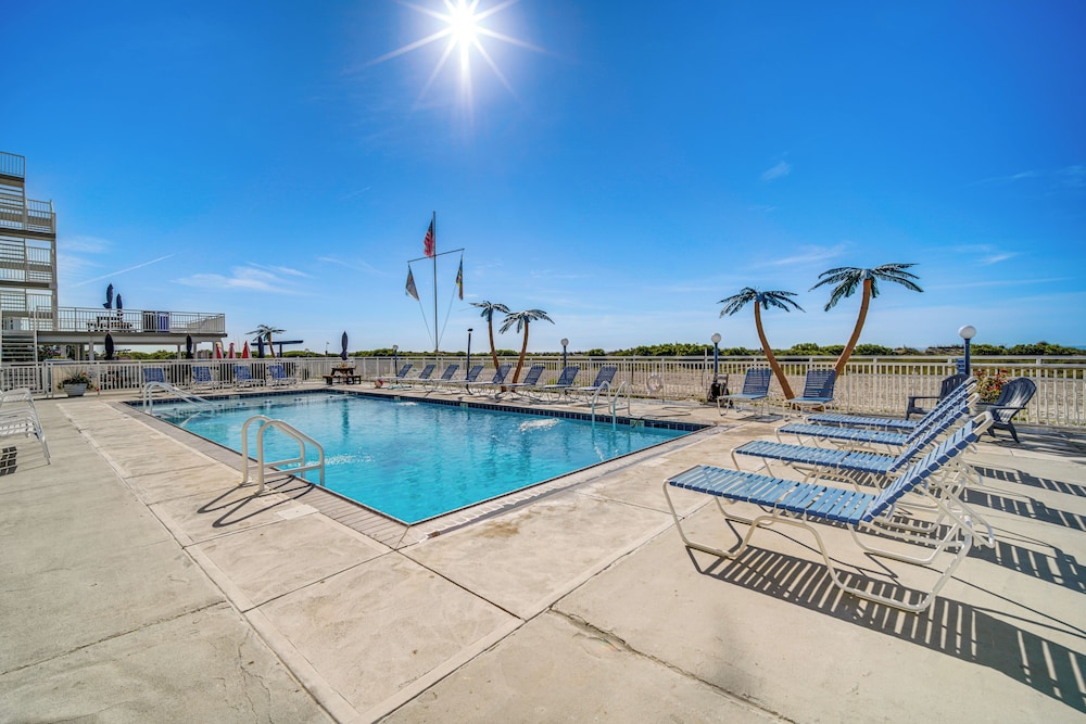 Beachfront Condo in Wildwood Crest w/ Pool Access!
