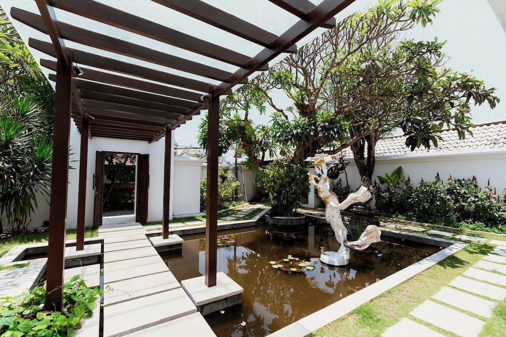 Nalas Villa