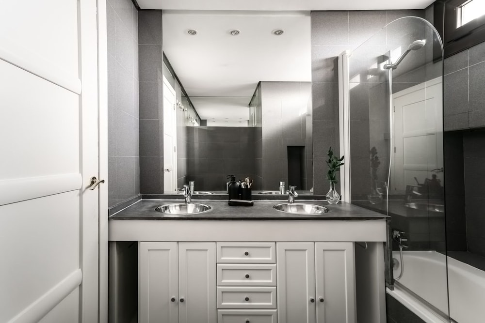 Lineal - 2 Bedrooms and Balcony in Goya