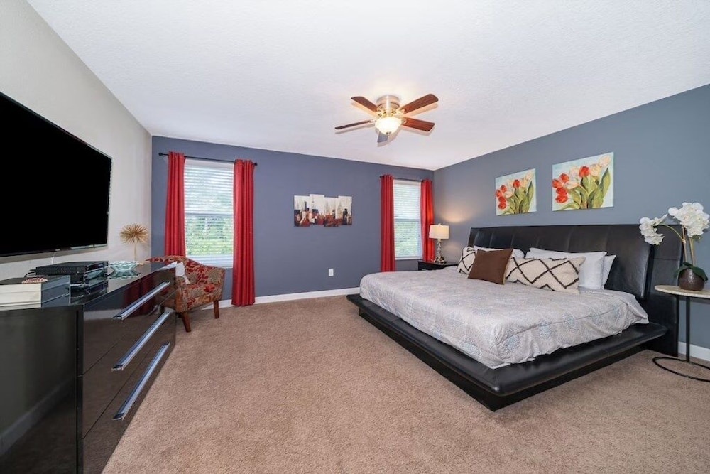 Florida Dreaming 6 Bedroom Home