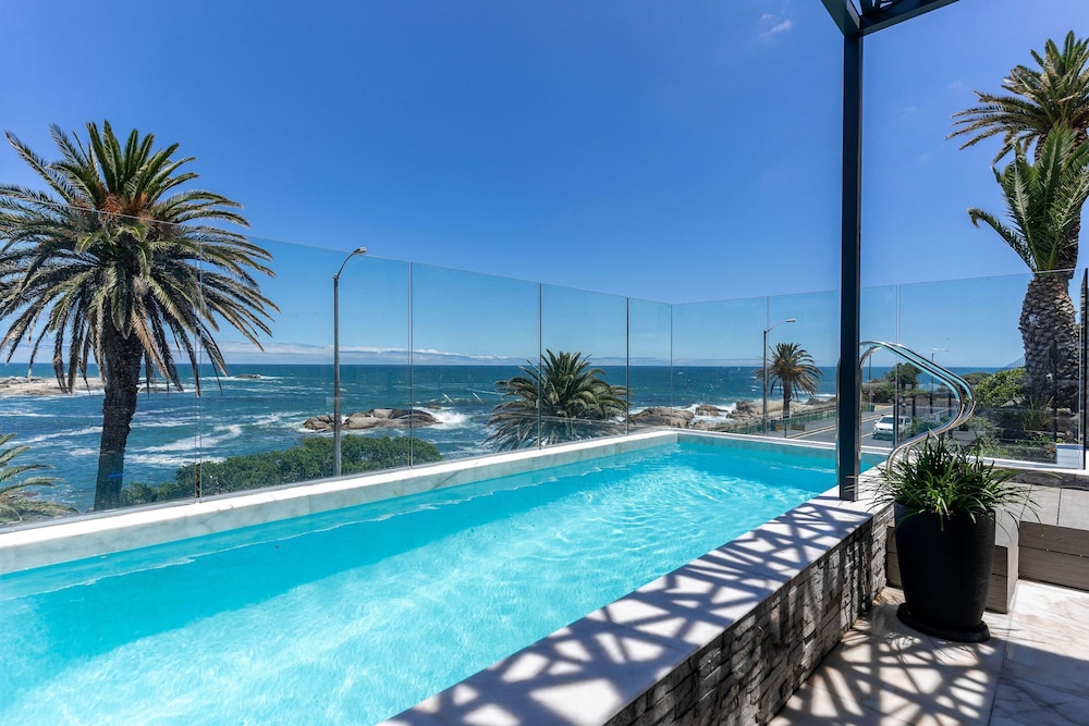 Bakoven Palms Villa - Ultra Lux Villa With Jacuzzi