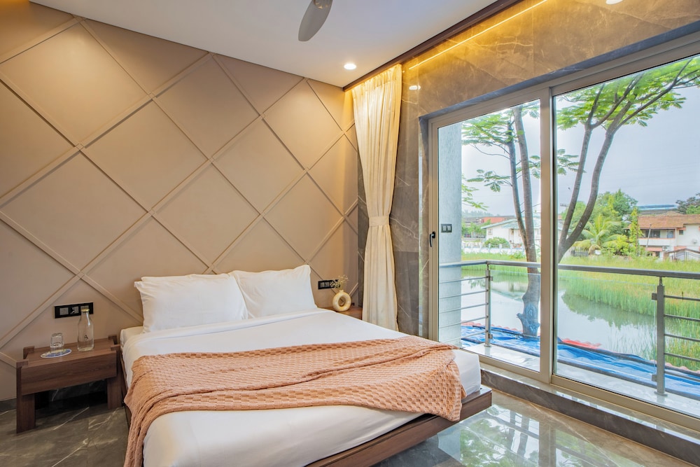 Alaya Stays - Imperial Calista 4BHK near Khandala Hills
