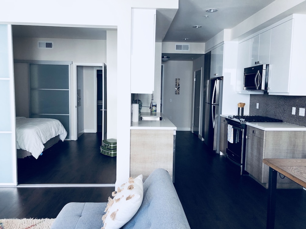 New Lyfe Finest Luxury Apartment