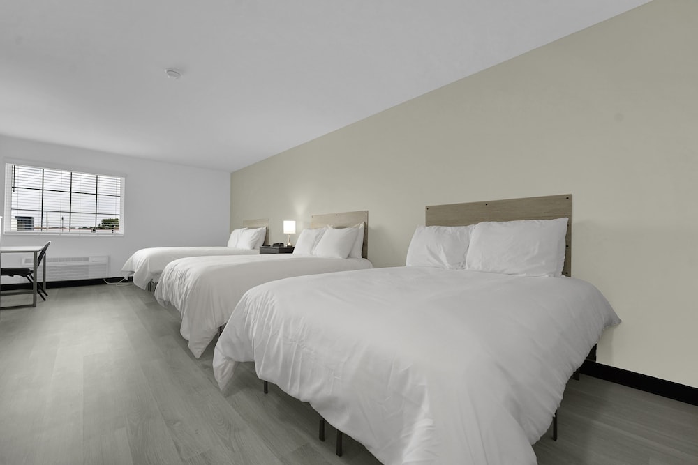 Holmes Suites Inn Columbus Pataskala - I-70 East - Property Image 23