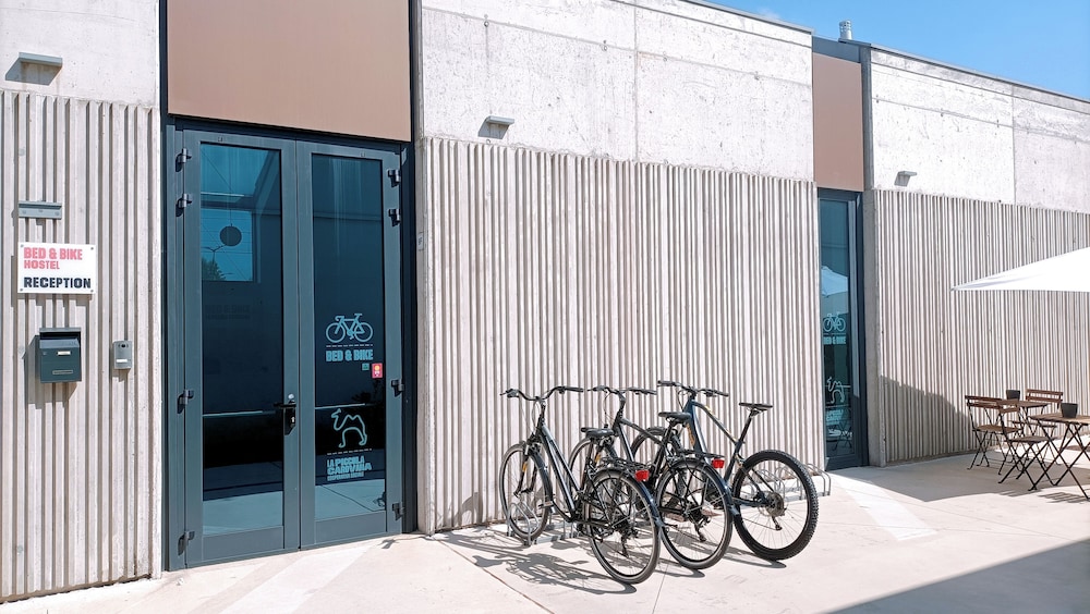 Bed and Bike Hostel