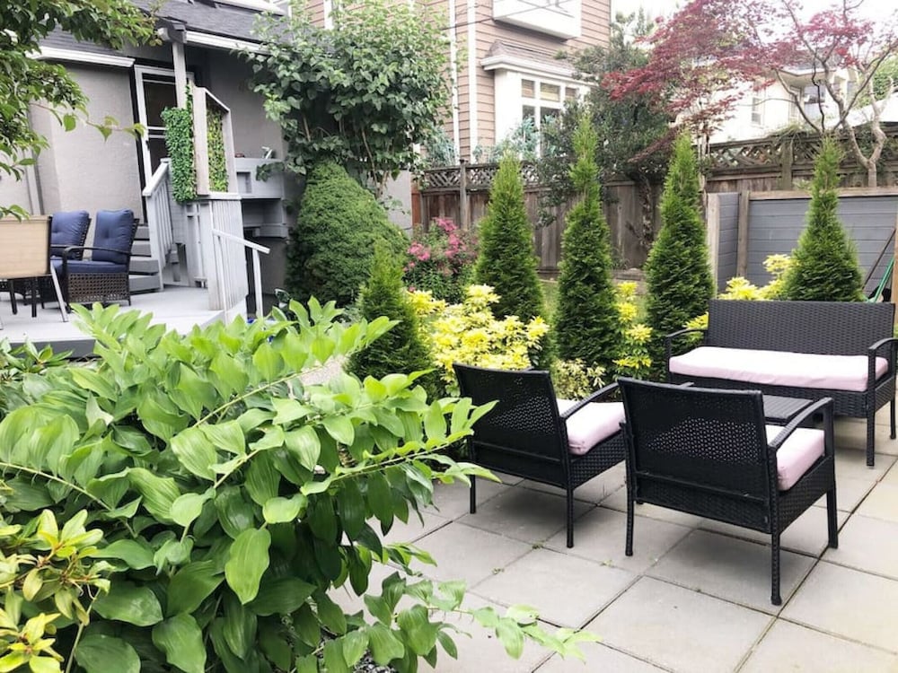 438 West 21st Beautiful 3 Bdrm Newly Reno d Home Cambie Area
