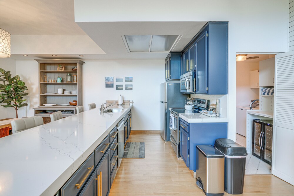 Swim, Golf & Relax: Luxe Townhome in Aptos
