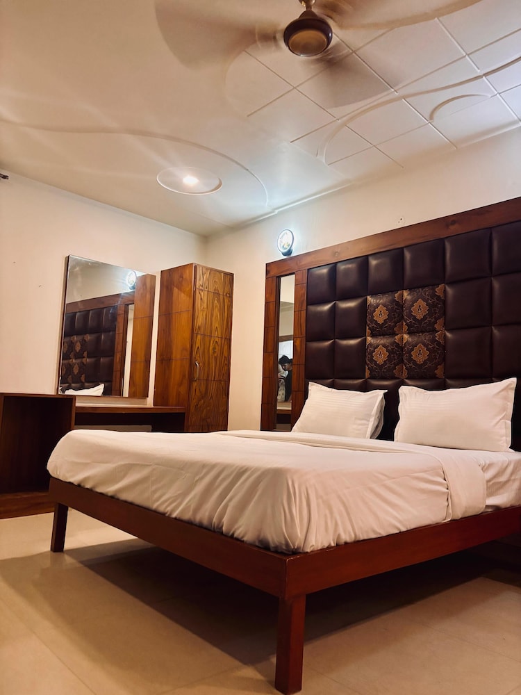 Hotel Ambrosia Delhi Airport