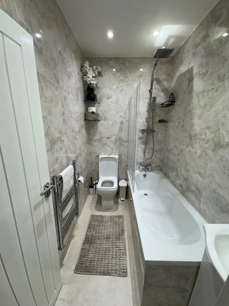 Cozy 2br-5guests-near Attractions-garden