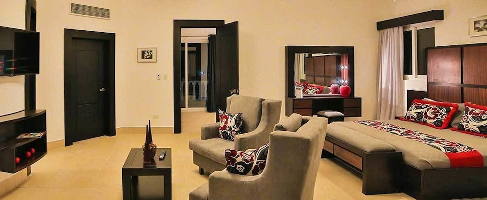6 Bedroom Villa view 3