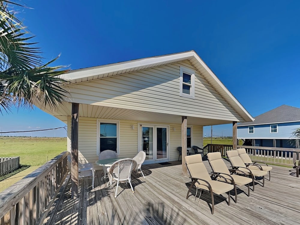 Beach Oasis by Ryson Vacation Rentals