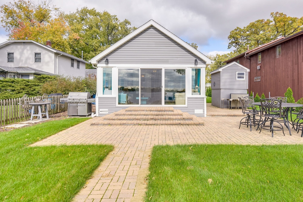 Lakefront Antioch Cottage w/ Dock & Gas Grill! view 4