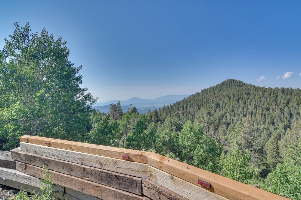 Mountain-view Conifer Gem Near Hiking & Fishing