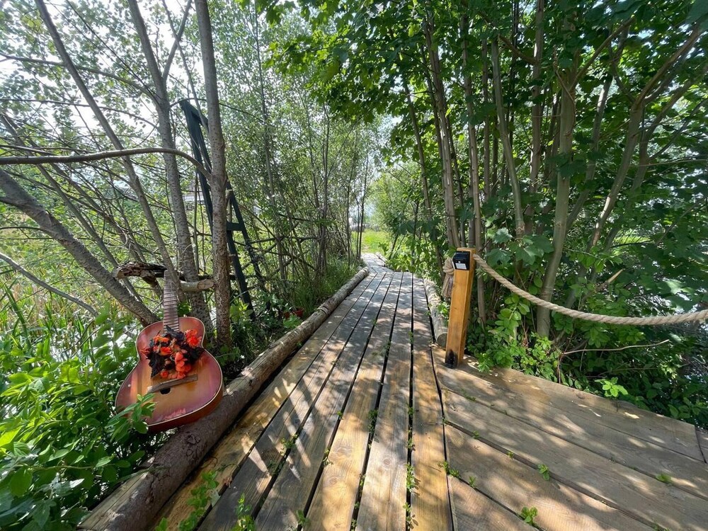 Glamping Jedlova Sleeps 6 With Deck