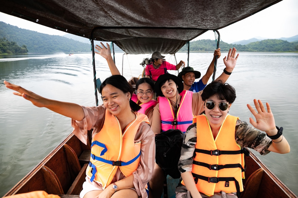 Kaengkrachan Boathouse Paradise Resort