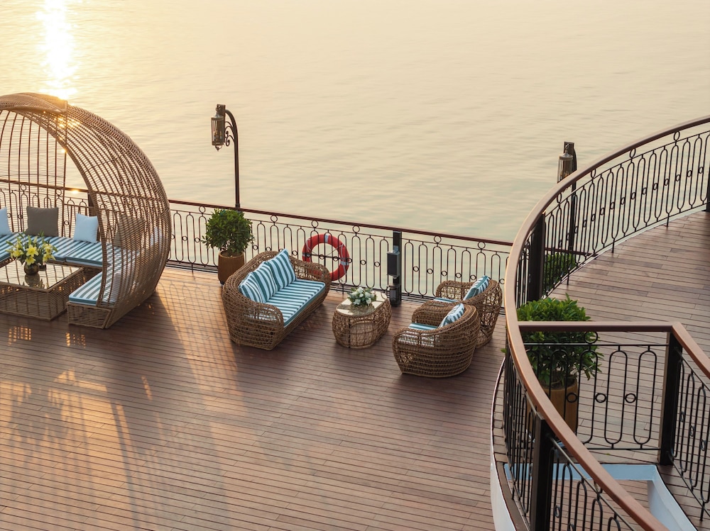 Indochine Grand Lan Ha Bay