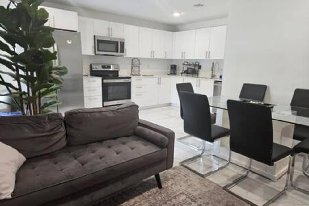 25893 Sw 144 CT 3 Bed 2 5 Bath Townhome Rooftop 1 Parking Spot