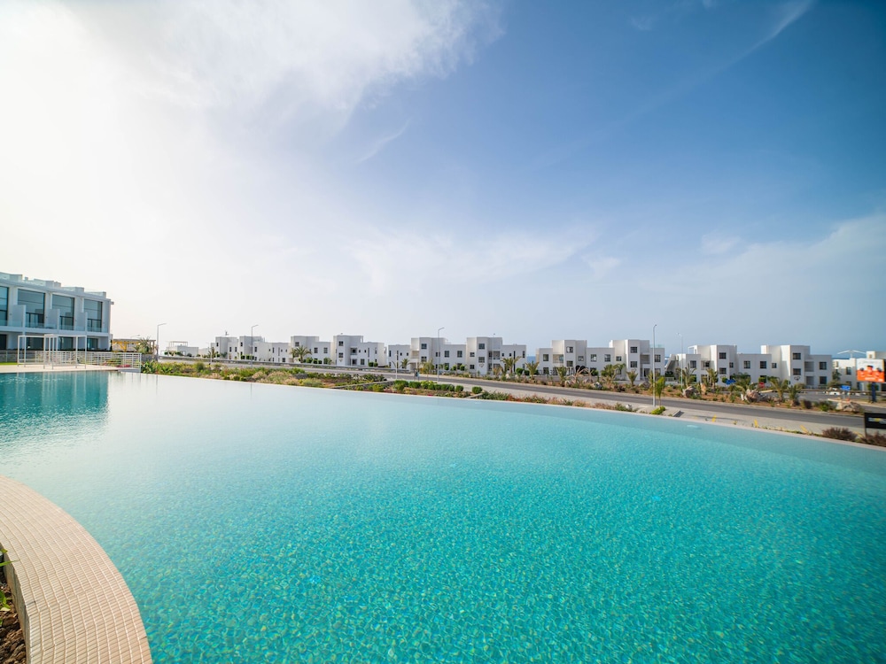 Homely and Convenient Apartment With Lovely sea View