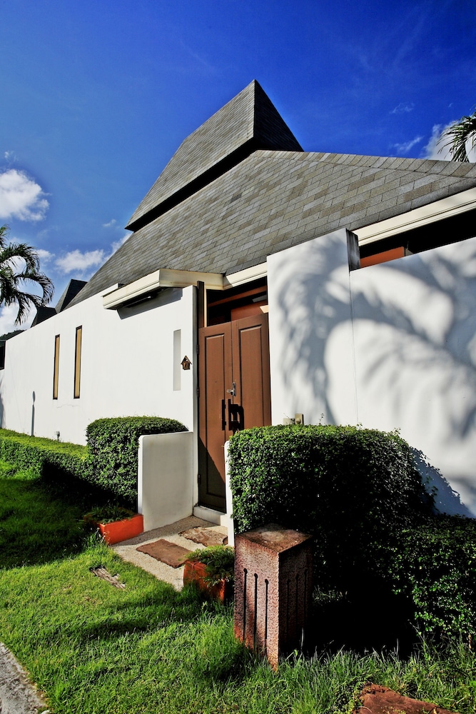 The Kara Pool Villa