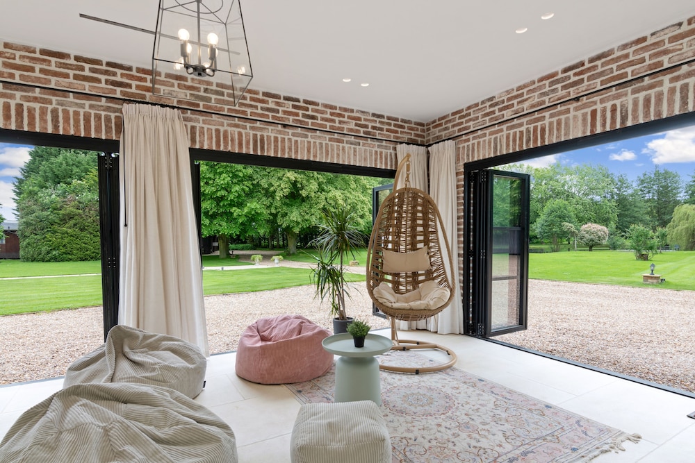 The Manor at Minstrel Court view 5