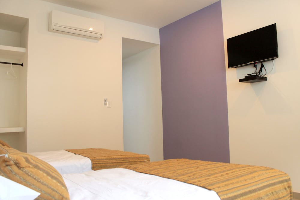 Color Hostel