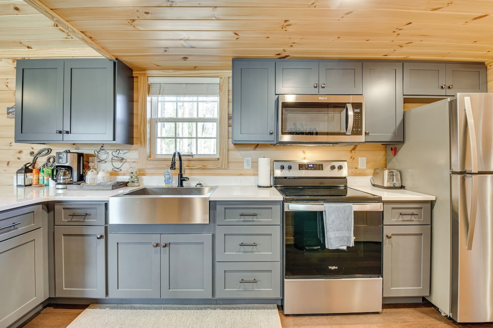 Steps to Lake Keowee: Secluded Seneca Sanctuary!