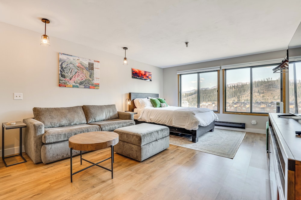 Walk to Dtwn: Winter Park Studio w/ Hot Tub Access
