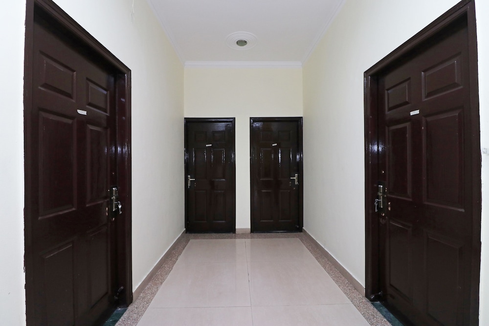 OYO 10747 Vashu Residency