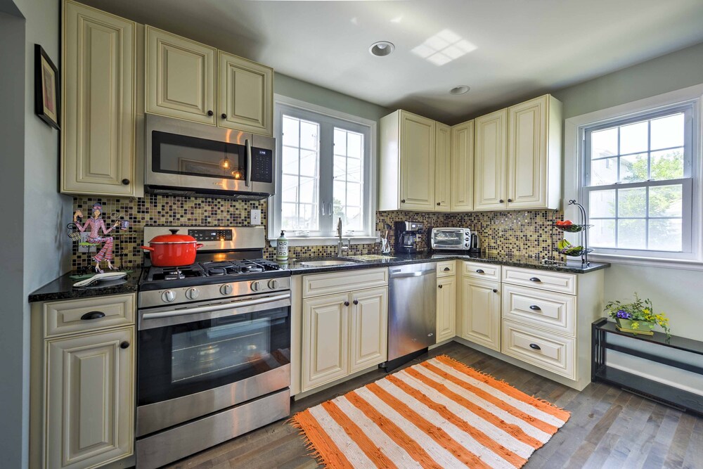 Charming Wildwood Hideaway w/ Private Pool & Deck! view 5