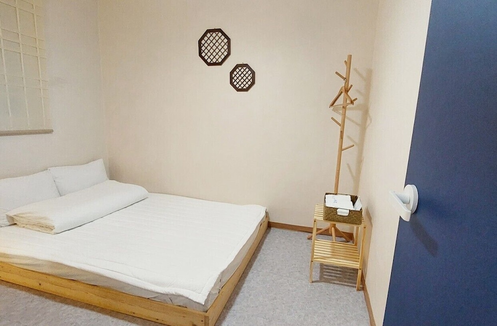 Photo 33