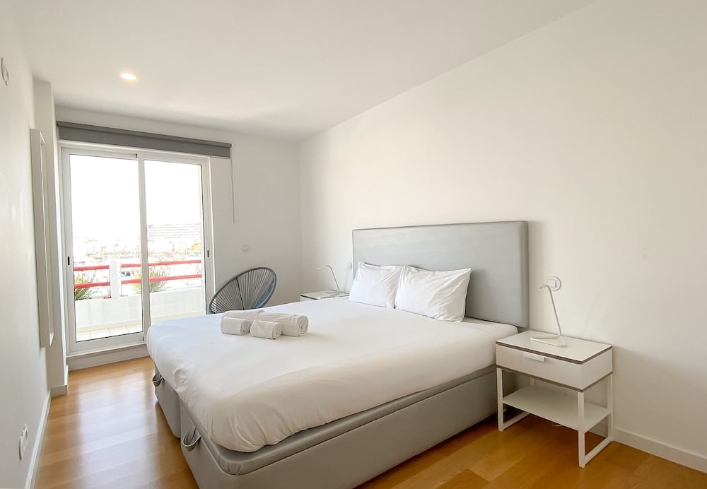 Penthouse Triplex com Jacuzzi T3 HsR Vilamarina