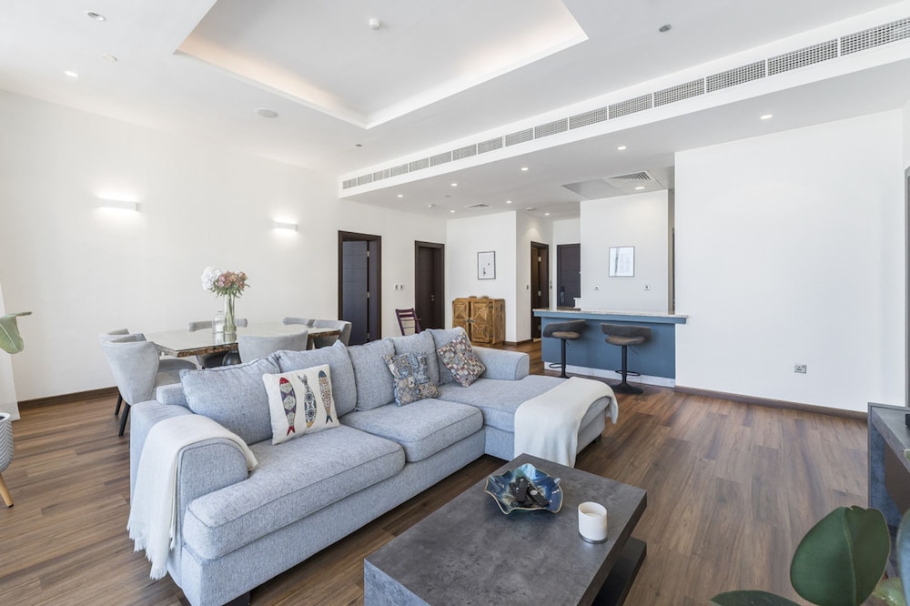 Emerald at Tiara Beach Residences With Atlantis Views