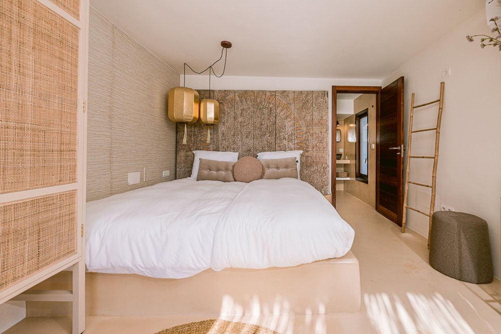 Can Furnet in Ibiza With 4 Bedrooms and 8 Bathrooms