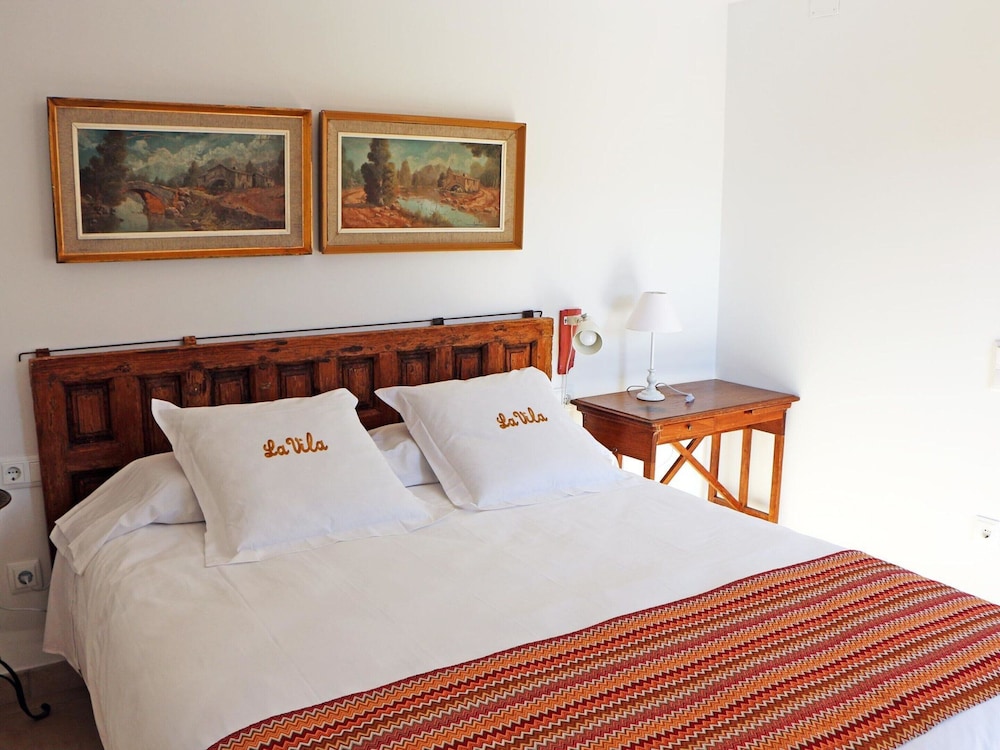 Mansion in Castellnou Near Pedraforca Mountains