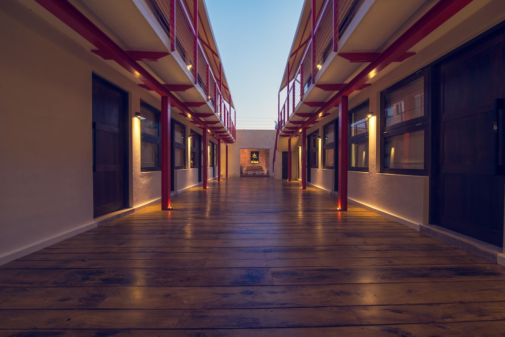 Hotel Pledge3 - Image 1