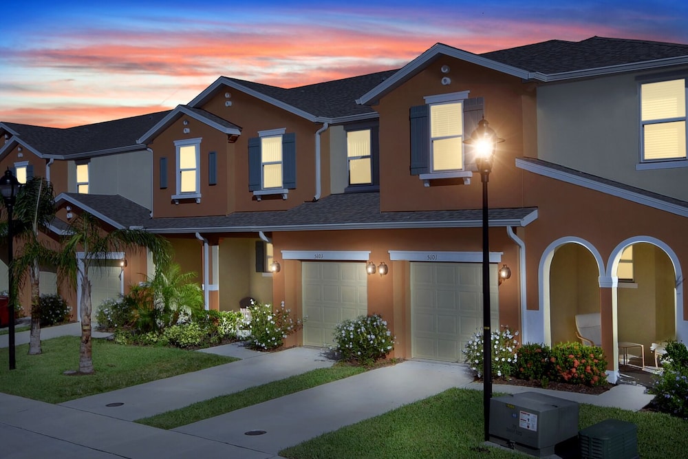 Family Friendly 4 Bd w Gameroom Near Disney 5103 - Image 1