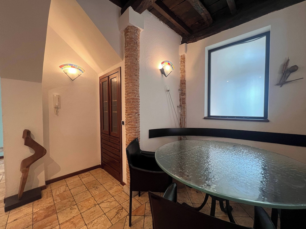 Charming Apt Near the Beach