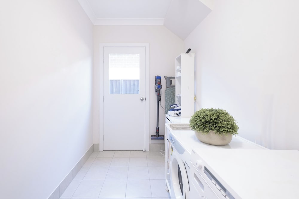 Kozyguru | Marsden Park | Charming 5Bed + Backyard