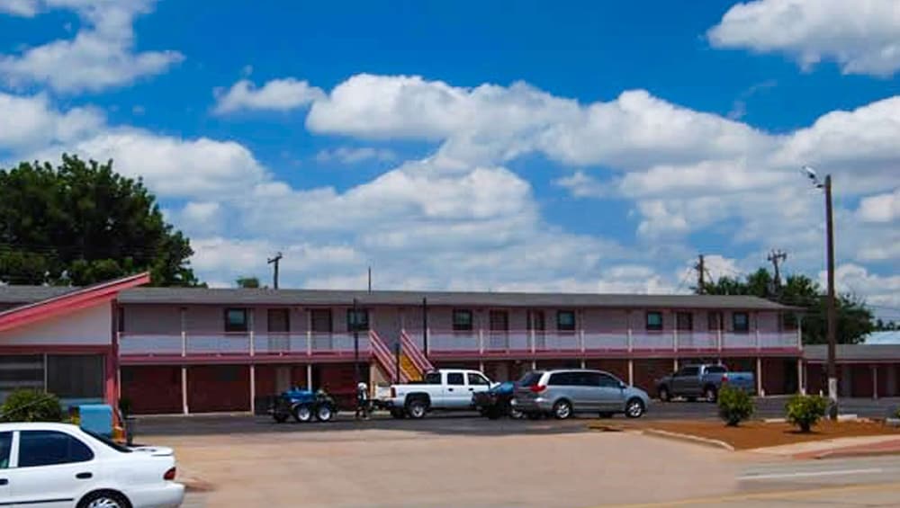 American Inn And Suites Childress view 3