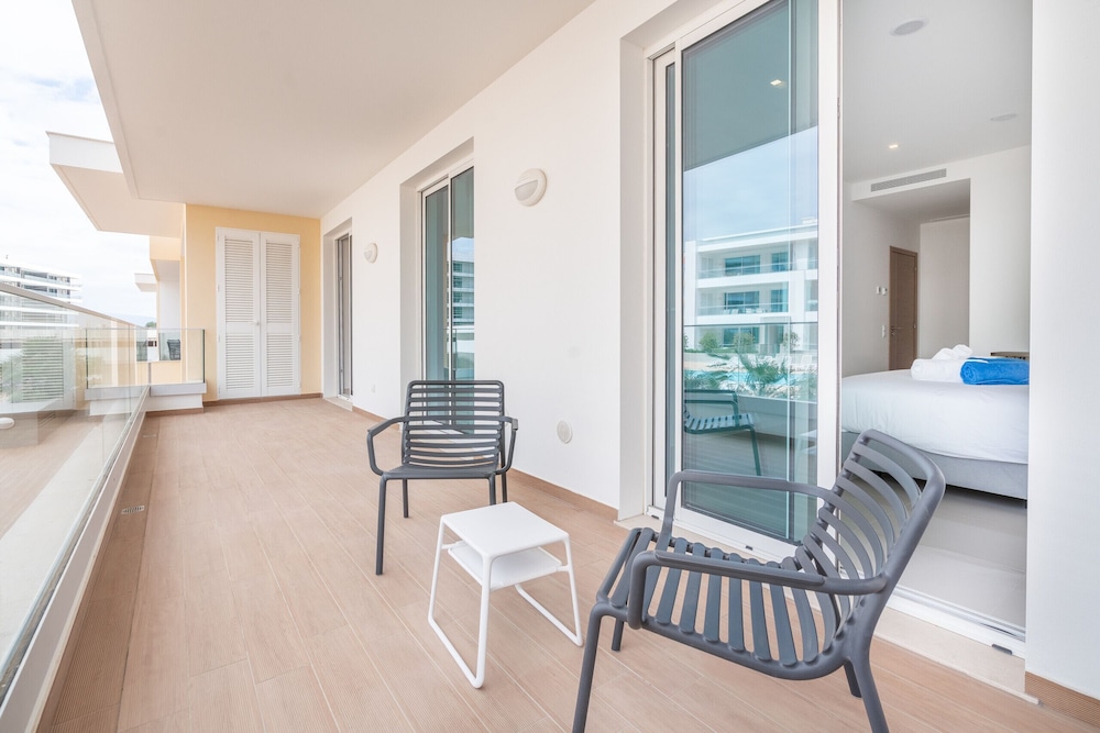 Lagos Marina View 4 With Pool by Homing