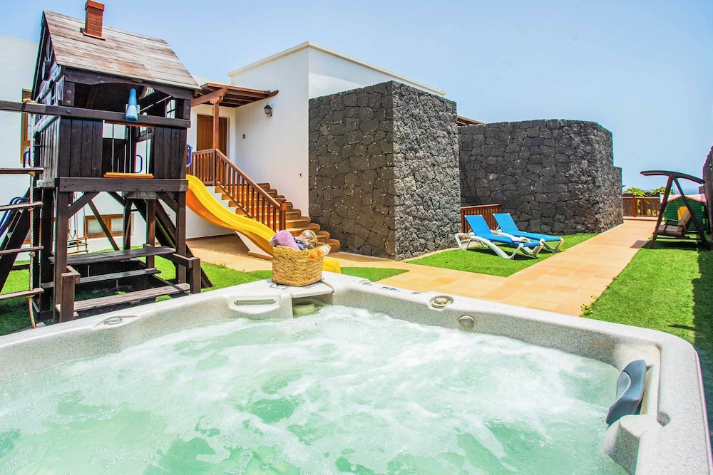 Villa Amina