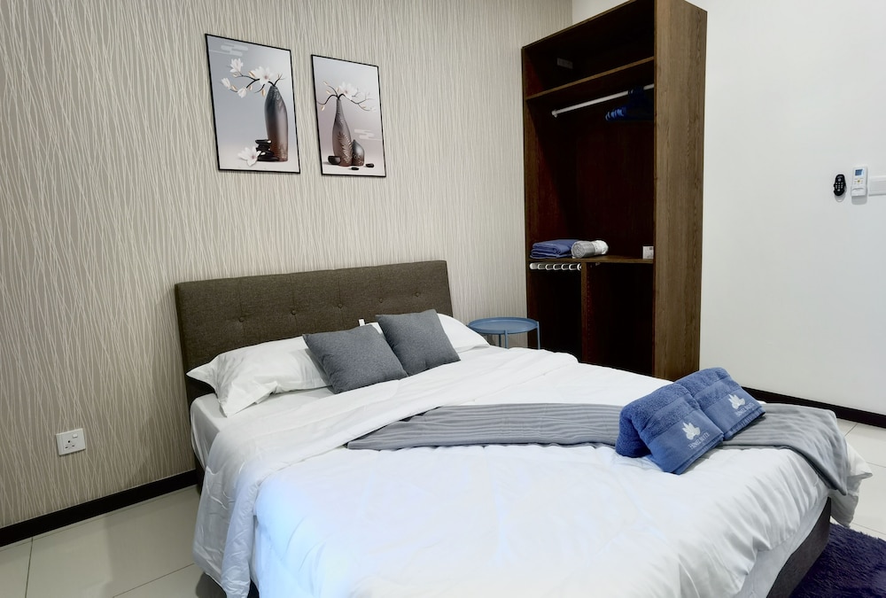 Luminari Suite by Homez Suite photo 5