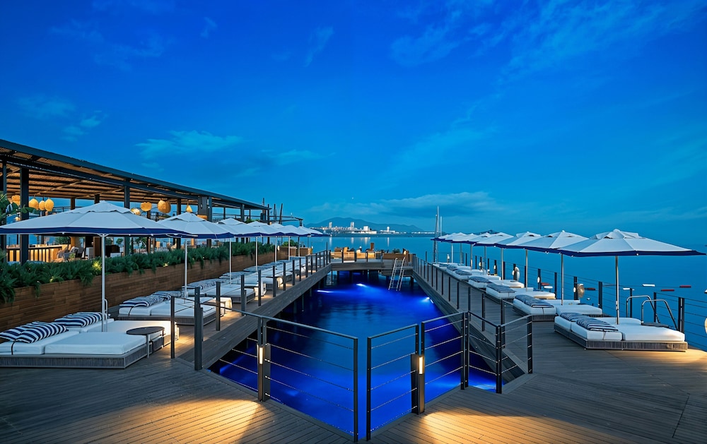 3-Bedroom Beachfront Villa with Hotel Amenities